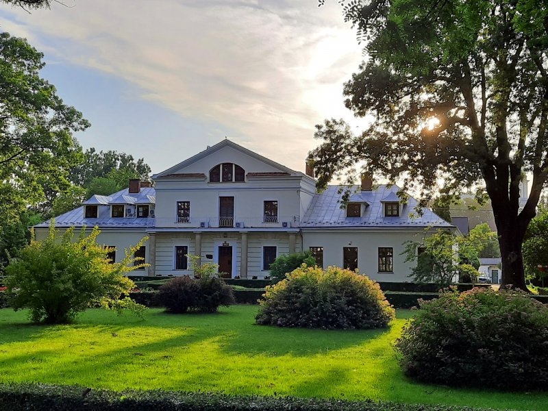 Dwór w Rymanowie, obecnie siedziba Nadleśnictwa Rymanów, fot. Agnieszka Cygan