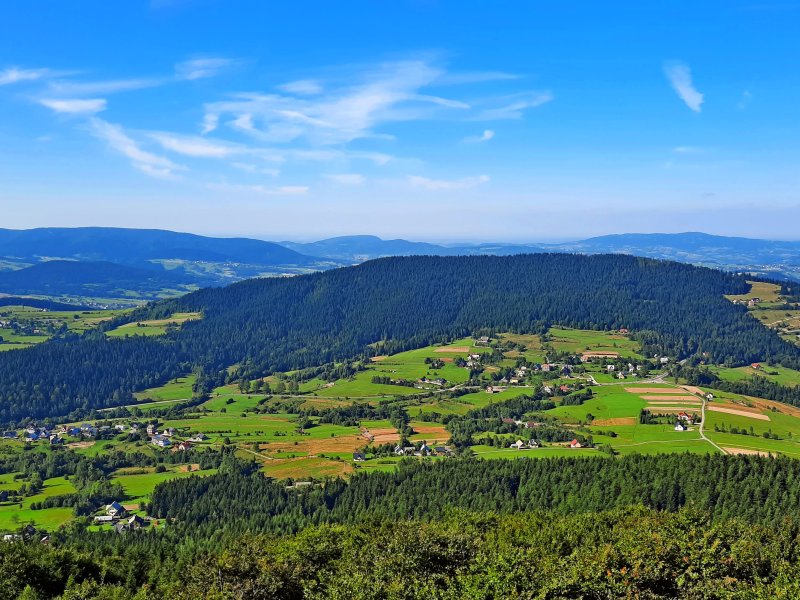 Panorama z wieży widokowej na Modyni, fot. Agnieszka Cygan