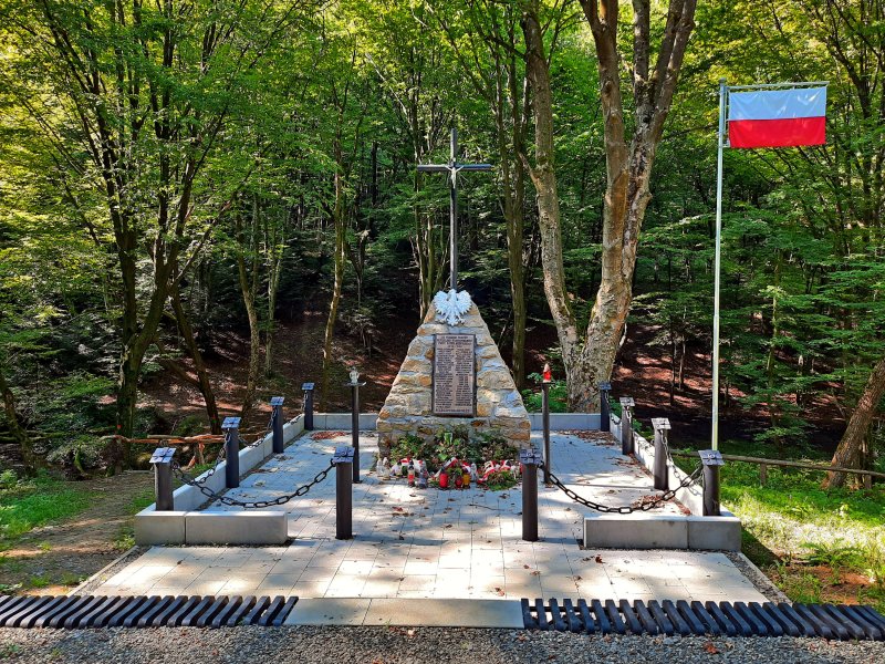Pomnik w Lesie Grabińskim, fot. Agnieszka Cygan