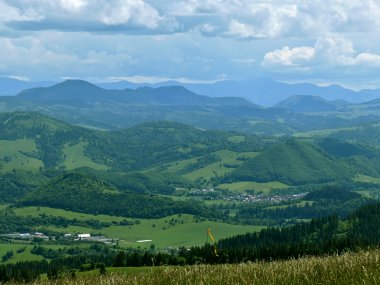 Widok na Góry Choczańskie i Tatry Niżne z Jaworowego Wierchu, fot. Dariusz Tryba