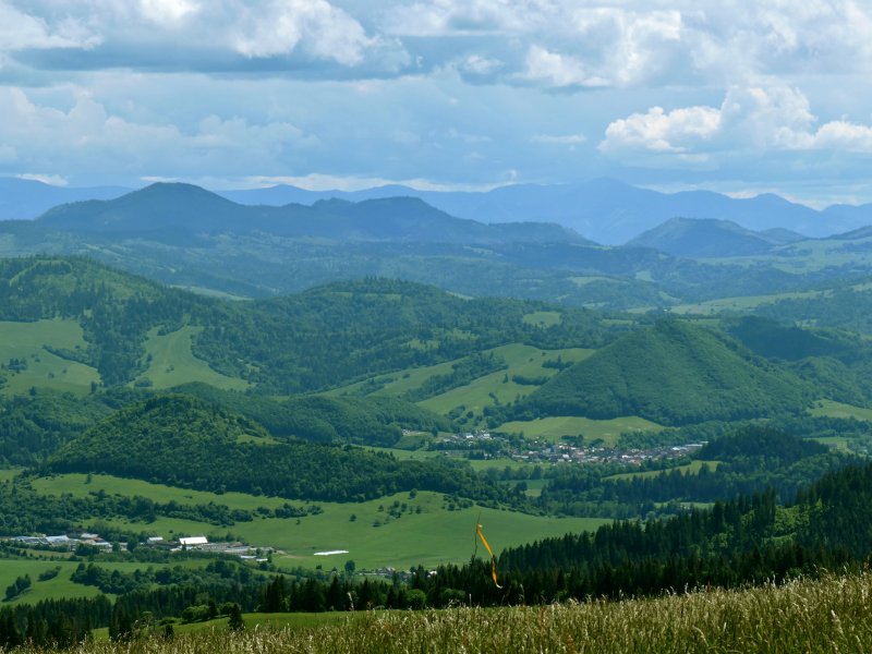 Widok na Góry Choczańskie i Tatry Niżne z Jaworowego Wierchu, fot. Dariusz Tryba