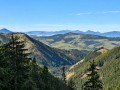 Widok ze szlaku na Przełęcz pod Osobitą, dobrze widoczny Wielki Chocz oraz Mała Fatra, fot. Dariusz Tryba