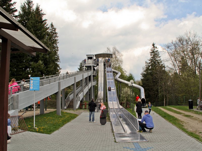 Zjeżdżalnie na Górze Parkowej, fot. Przemysław Szablowski  Shutterstock.com